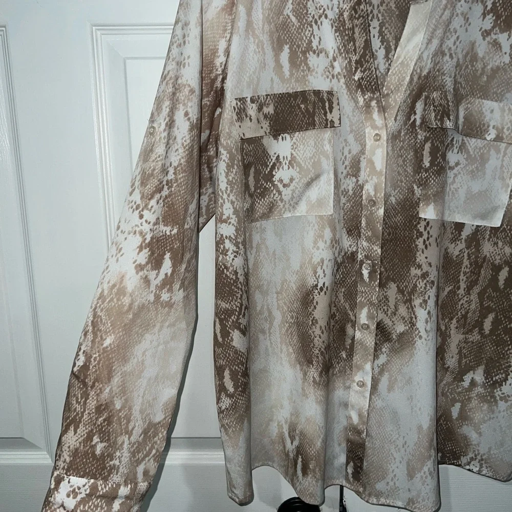 Calvin Klein Soft Python Print Top - Picture 7 of 7